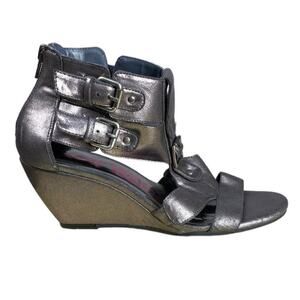 💰Kensie KG Delphine Faux Leather Metallic SIlver Wedge Sandals Sz 7
